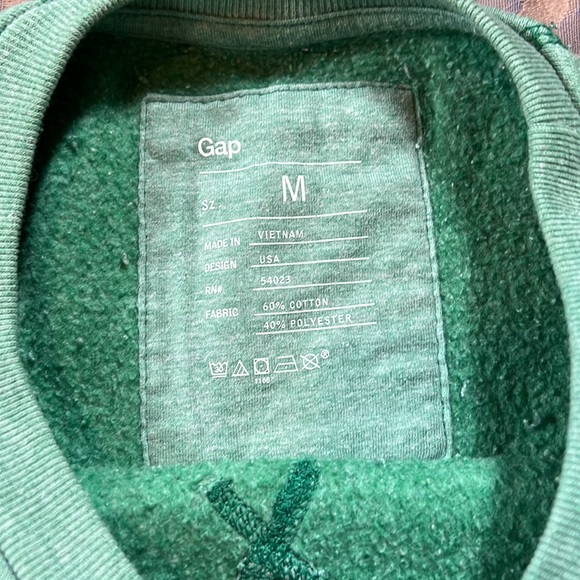 Gap sweatshirt - Picture 2 of 3